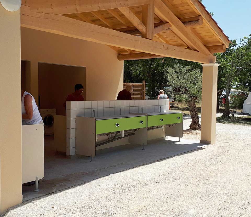 vaucluse sanitaires emplacement camping